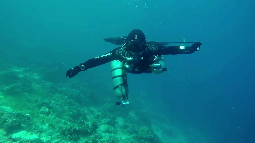 scuba diving jobs salary