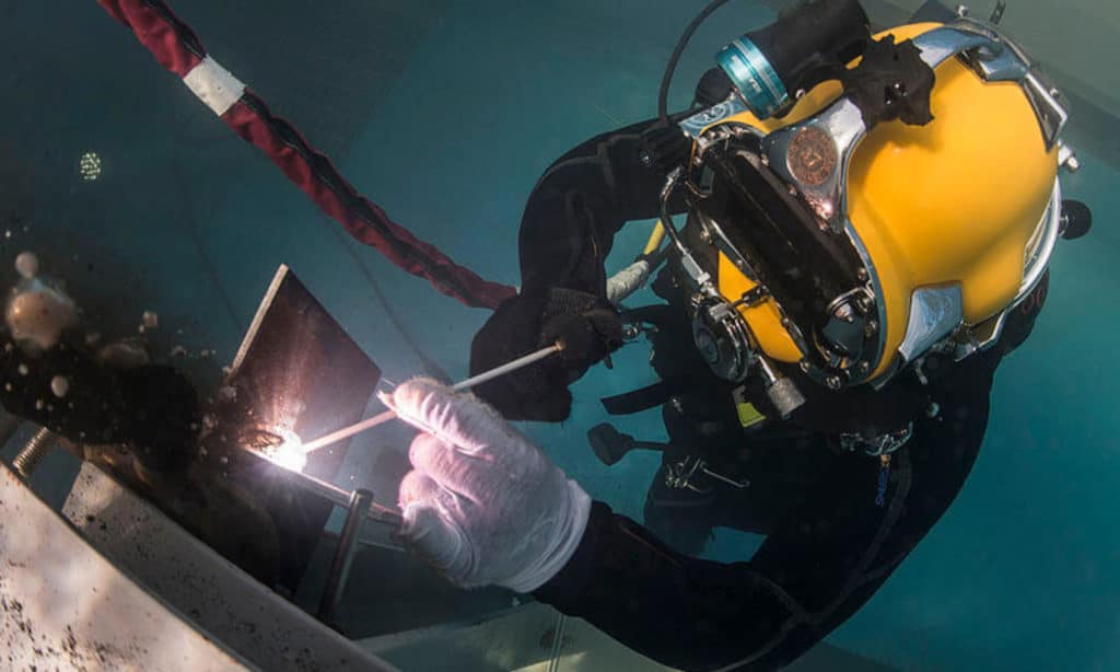 underwater welding salary